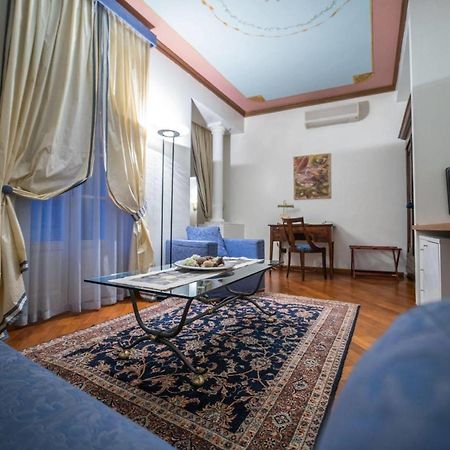לינה וארוחת בוקר אלבה Palazzo Finati מראה חיצוני תמונה