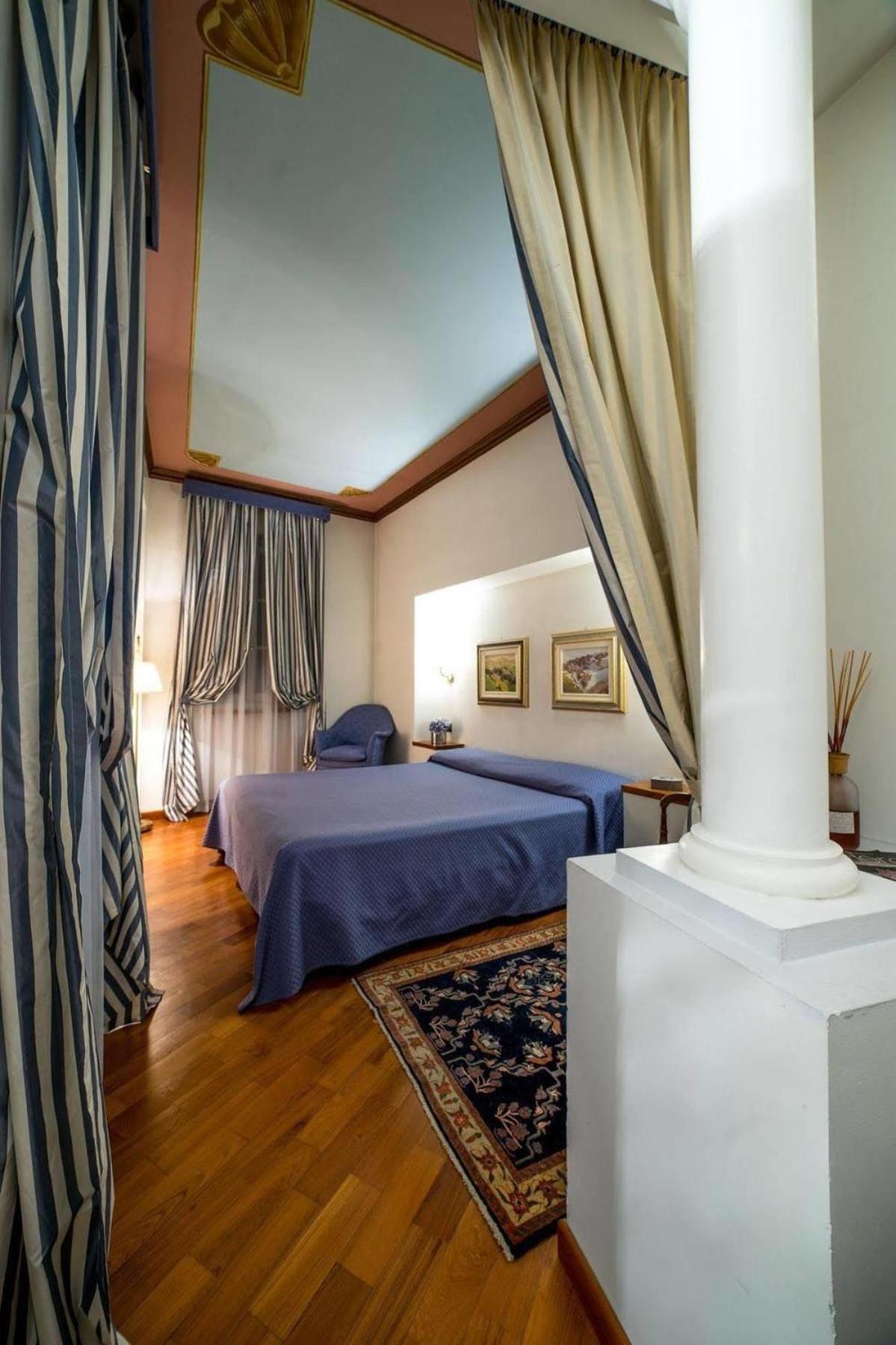 לינה וארוחת בוקר אלבה Palazzo Finati מראה חיצוני תמונה
