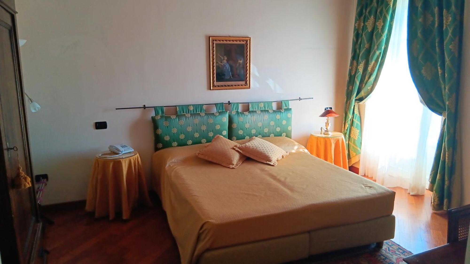 לינה וארוחת בוקר אלבה Palazzo Finati מראה חיצוני תמונה