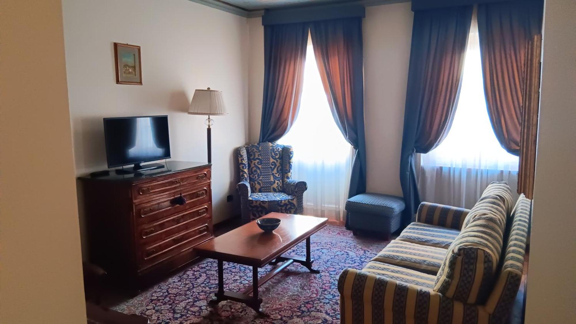 לינה וארוחת בוקר אלבה Palazzo Finati מראה חיצוני תמונה