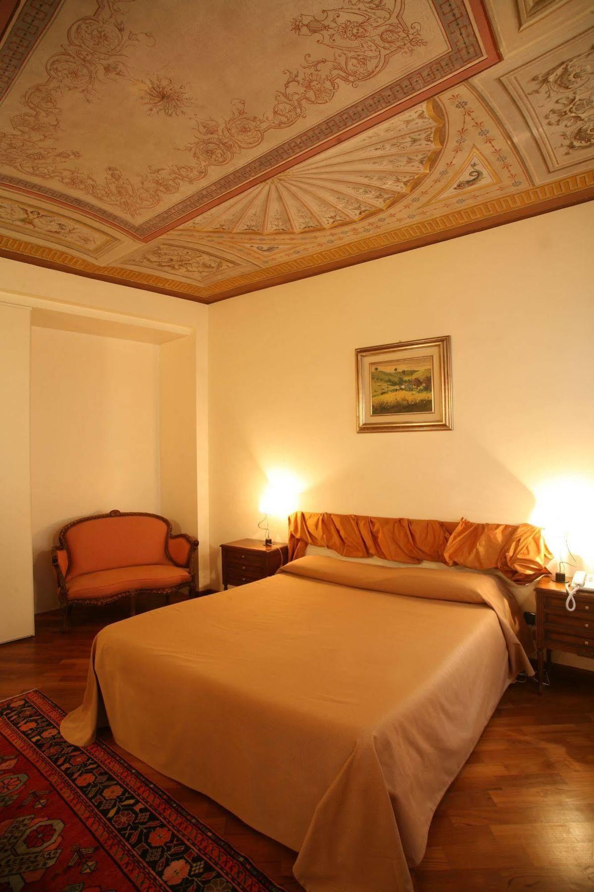 לינה וארוחת בוקר אלבה Palazzo Finati מראה חיצוני תמונה