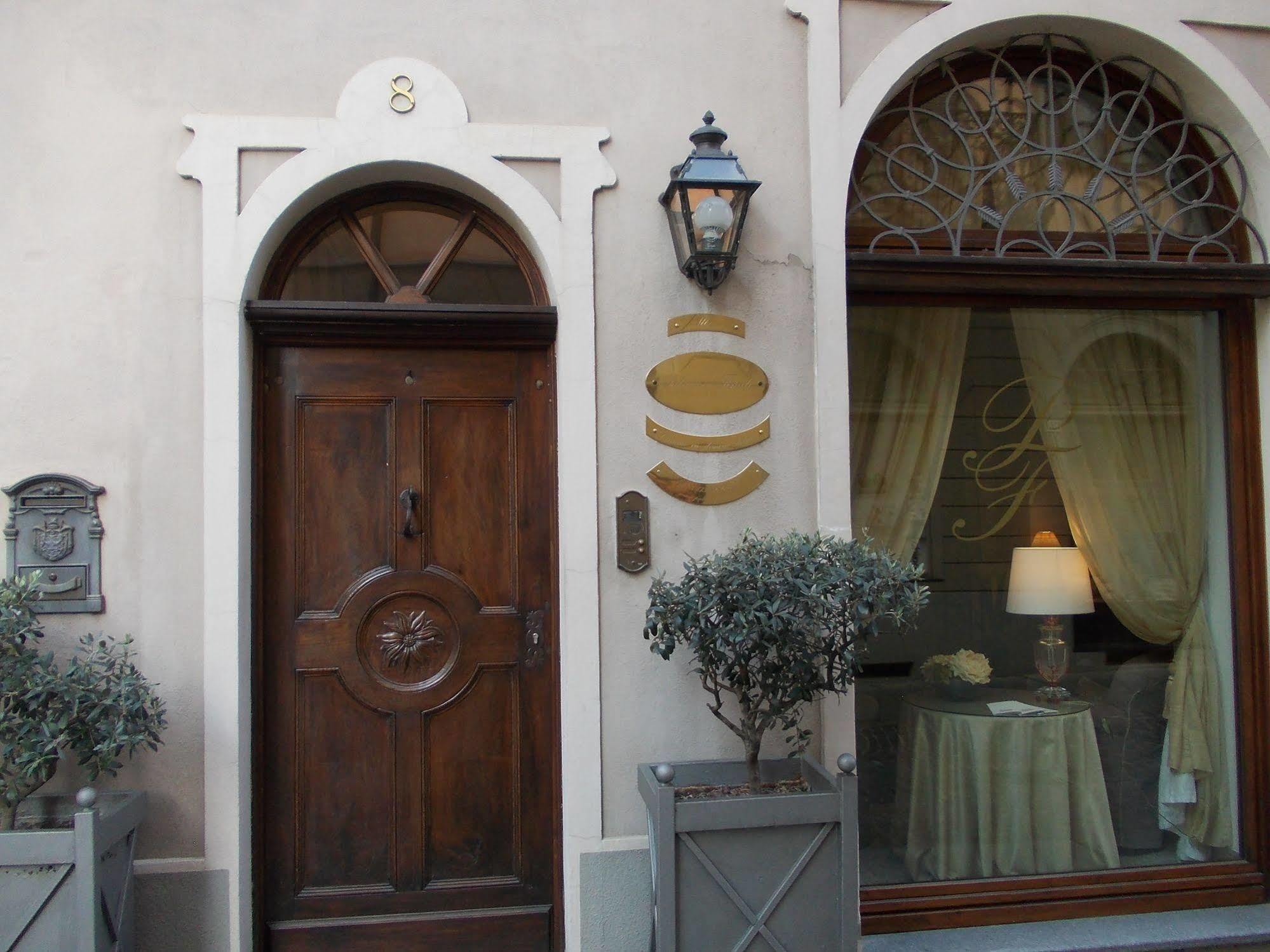 לינה וארוחת בוקר אלבה Palazzo Finati מראה חיצוני תמונה